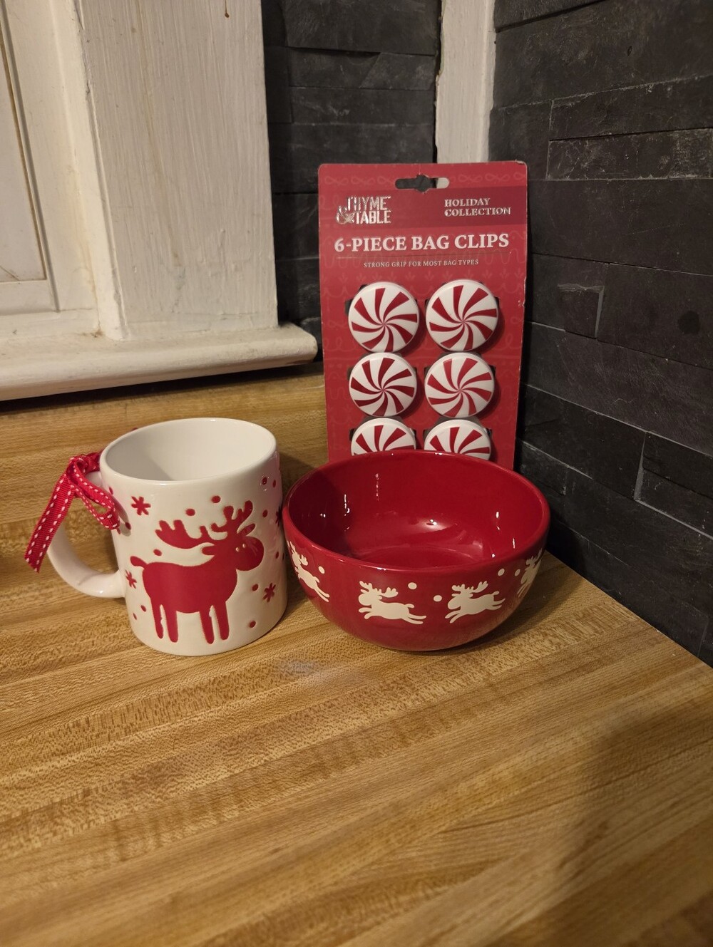 Christmas 3 Piece Set, LIKE NEW Mug & Bowl W/NWT Peppermint Looking Chip Clips